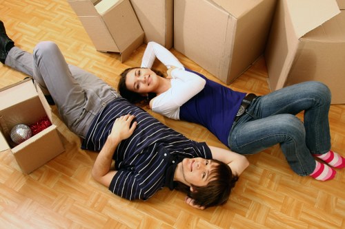 Middle-stage review of a moving day complaint with solution options